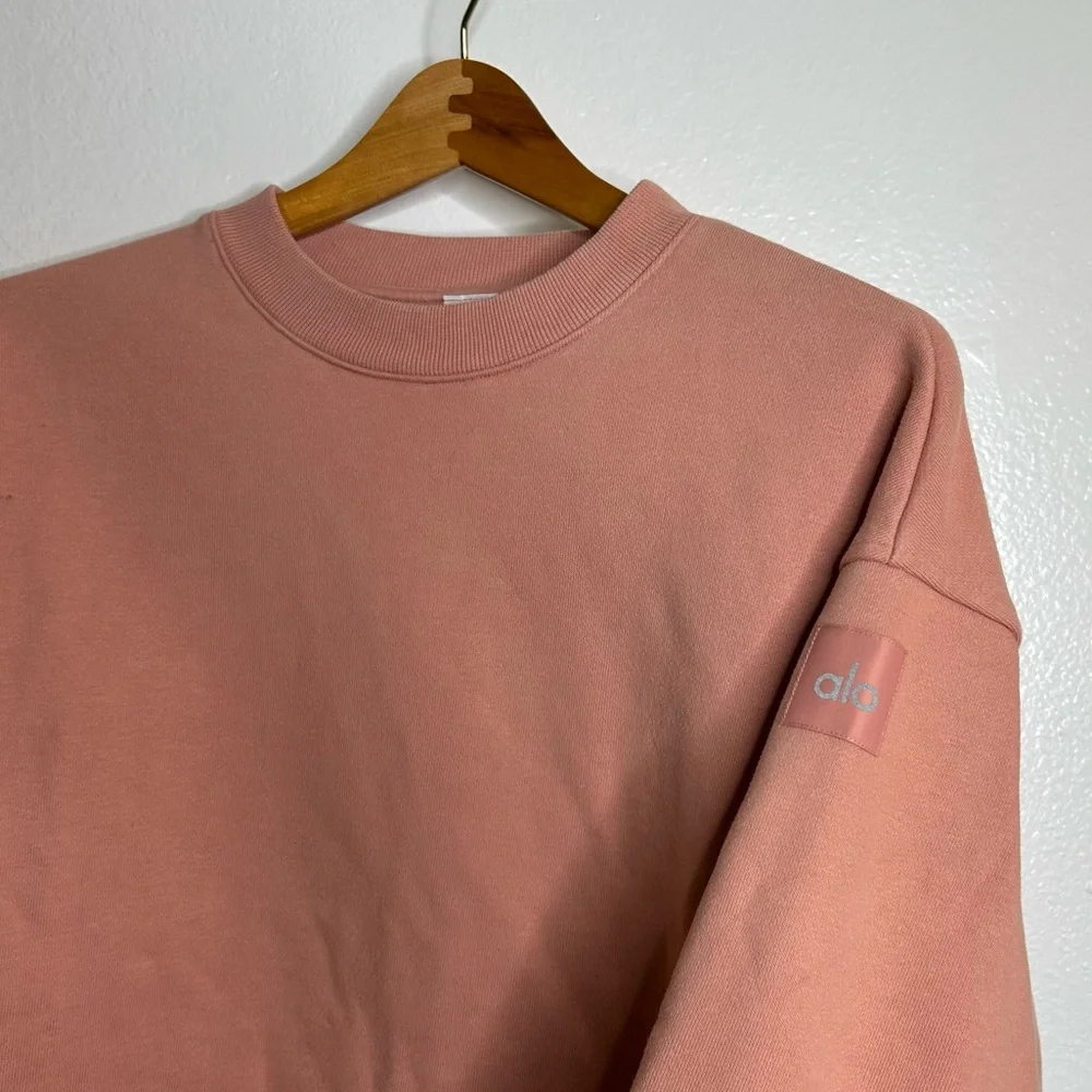 ALO Yoga Rose Pink Crewneck Sweatshirt